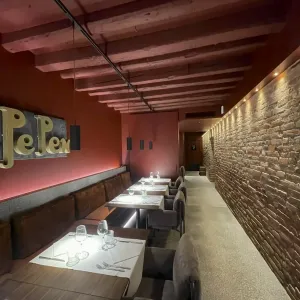 Arredo-bar-e-ristoranti-su-misura-a-Padova-15